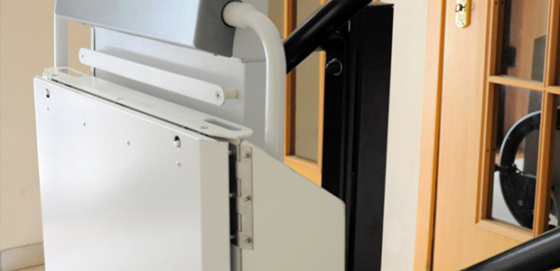 MONTASCALE A PIATTAFORMA PER SCALA CURVILINEA